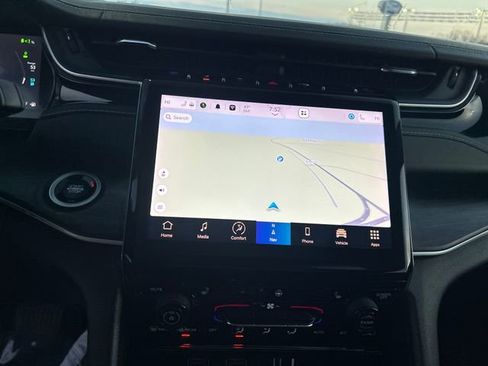 Used 2022 Jeep Grand Cherokee Limited 4xe image 26