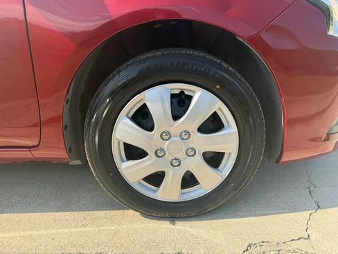 Used 2018 Nissan Versa SV image 35