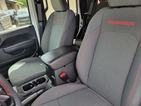 Used 2024 Jeep Gladiator Rubicon w/ Safety Group image 22