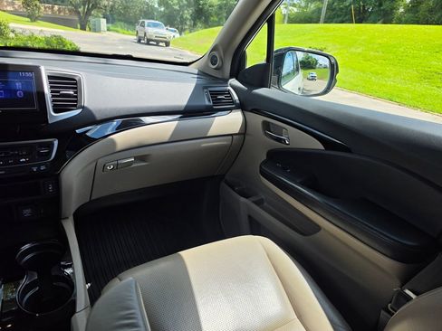 Used 2017 Honda Ridgeline RTL-E image 16