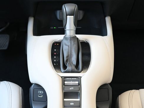 New 2026 Honda HR-V EX-L image 28