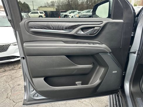 Used 2022 GMC Yukon XL Denali w/ Denali Ultimate Package image 11