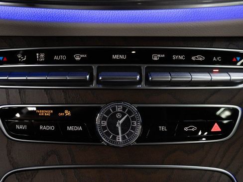 Used 2018 Mercedes-Benz E 300 image 23