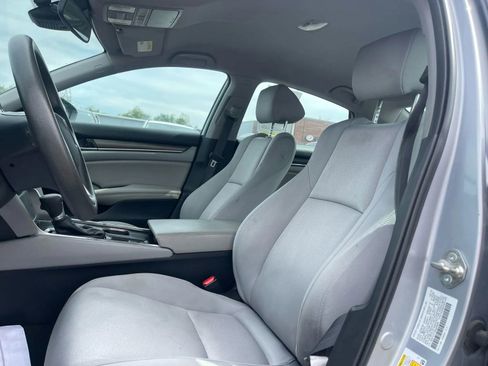 Used 2019 Honda Accord LX image 8