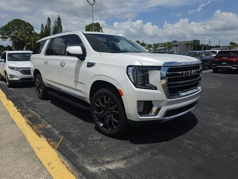 Used 2024 GMC Yukon XL SLT w/ SLT Luxury Package RWD image 2