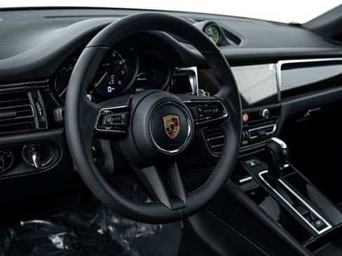 New 2025 Porsche Macan image 13