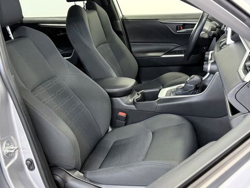 Used 2024 Toyota RAV4 SE image 14