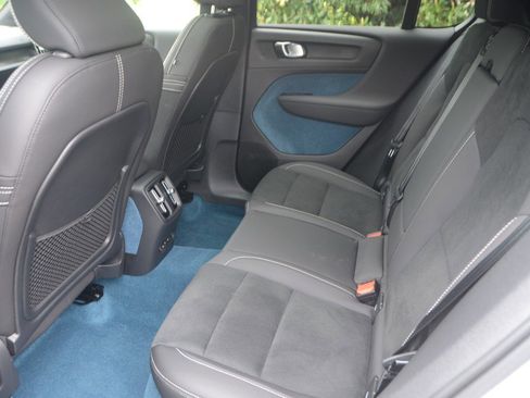 Used 2024 Volvo C40 Recharge Ultimate RWD image 15