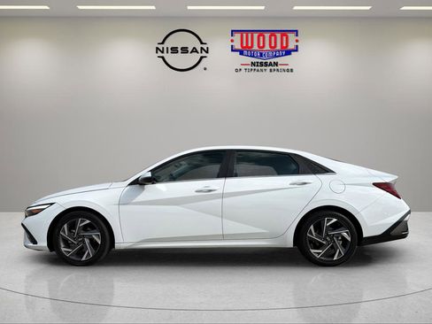 Used 2025 Hyundai Elantra Limited FWD image 5