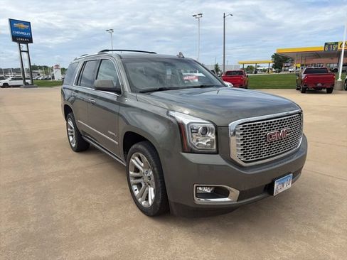 Used 2017 GMC Yukon Denali w/ Open Road Package AWD/4WD image 2