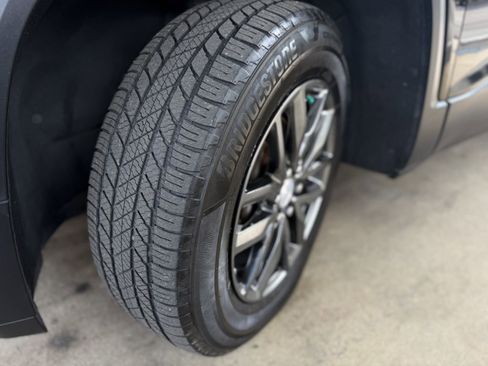 Used 2019 GMC Acadia SLT AWD/4WD image 22