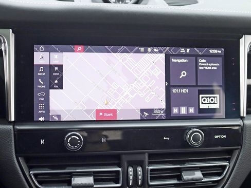 Used 2023 Porsche Macan Turbo image 17