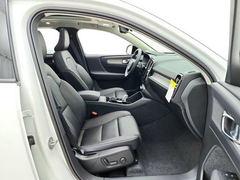 New 2026 Volvo XC40 B5 Plus w/ Protection Package Premier AWD/4WD image 18