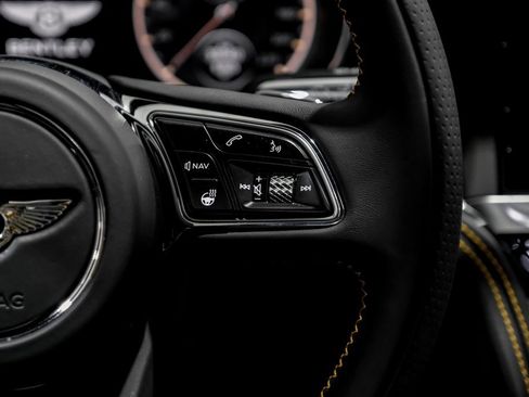 Used 2024 Bentley Flying Spur V8 image 15