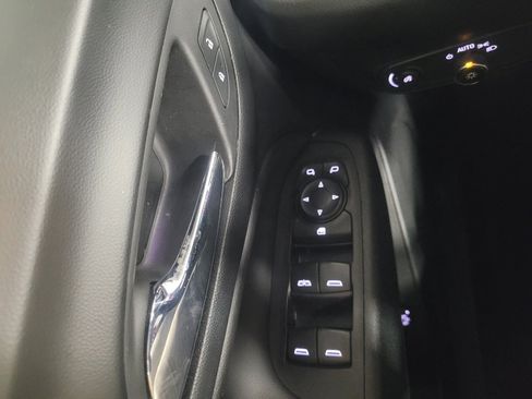 Used 2022 Chevrolet Equinox LT w/ Driver Convenience Package image 27