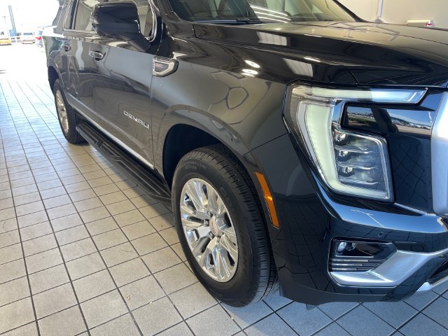 Used 2025 GMC Yukon XL Denali AWD/4WD image 21