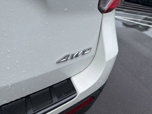 Used 2023 Ford Explorer XLT w/ Equipment Group 202A AWD/4WD image 10