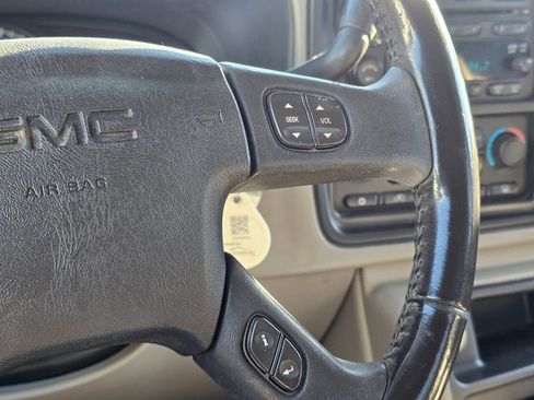 Used 2005 GMC Sierra 2500 SLT w/ Heavy-Duty Power Package image 32