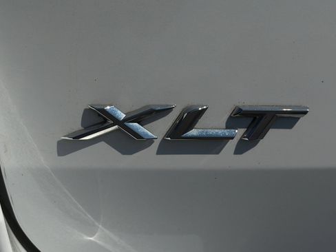 Used 2021 Ford Explorer XLT AWD/4WD image 27