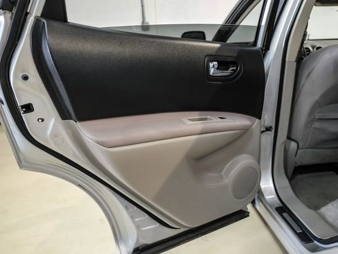 Used 2009 Nissan Rogue SL w/ Moonroof Pkg image 41