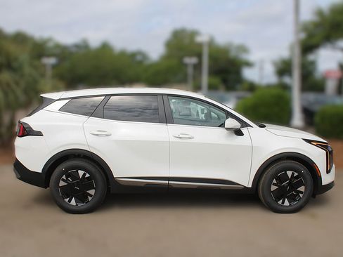 New 2026 Kia Sportage LX FWD image 5