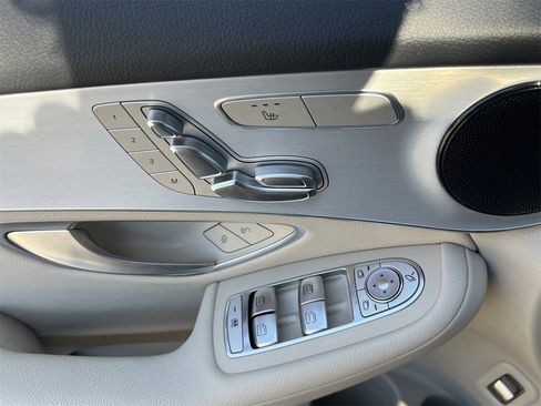 Used 2022 Mercedes-Benz GLC 300 image 22