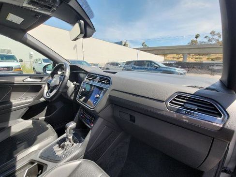 Used 2022 Volkswagen Tiguan SE R-Line image 27