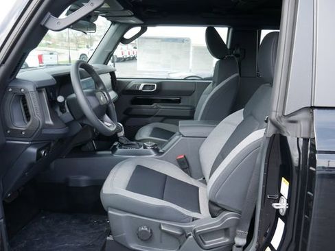 New 2026 Ford Bronco 2-Door w/ Sasquatch Package AWD/4WD image 2