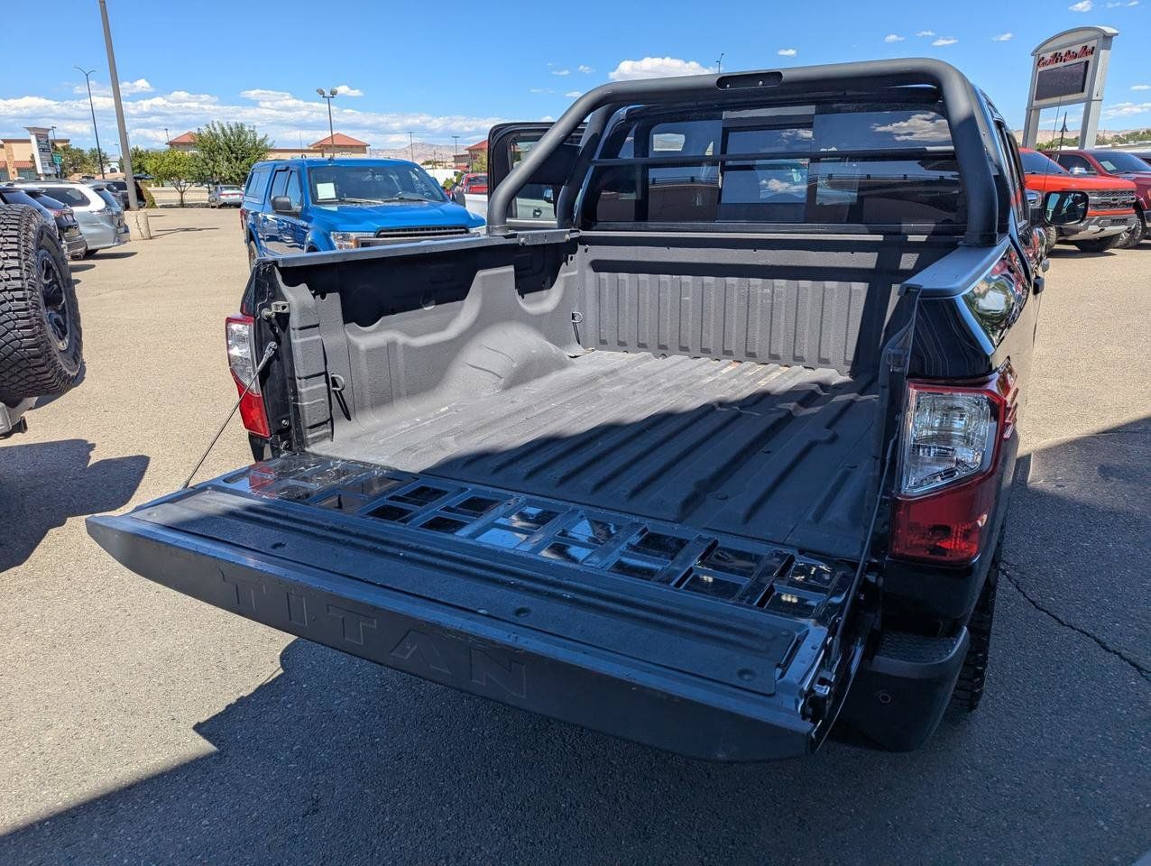 Used 2019 Nissan Titan SV w/ SV Convenience Package AWD/4WD image 28