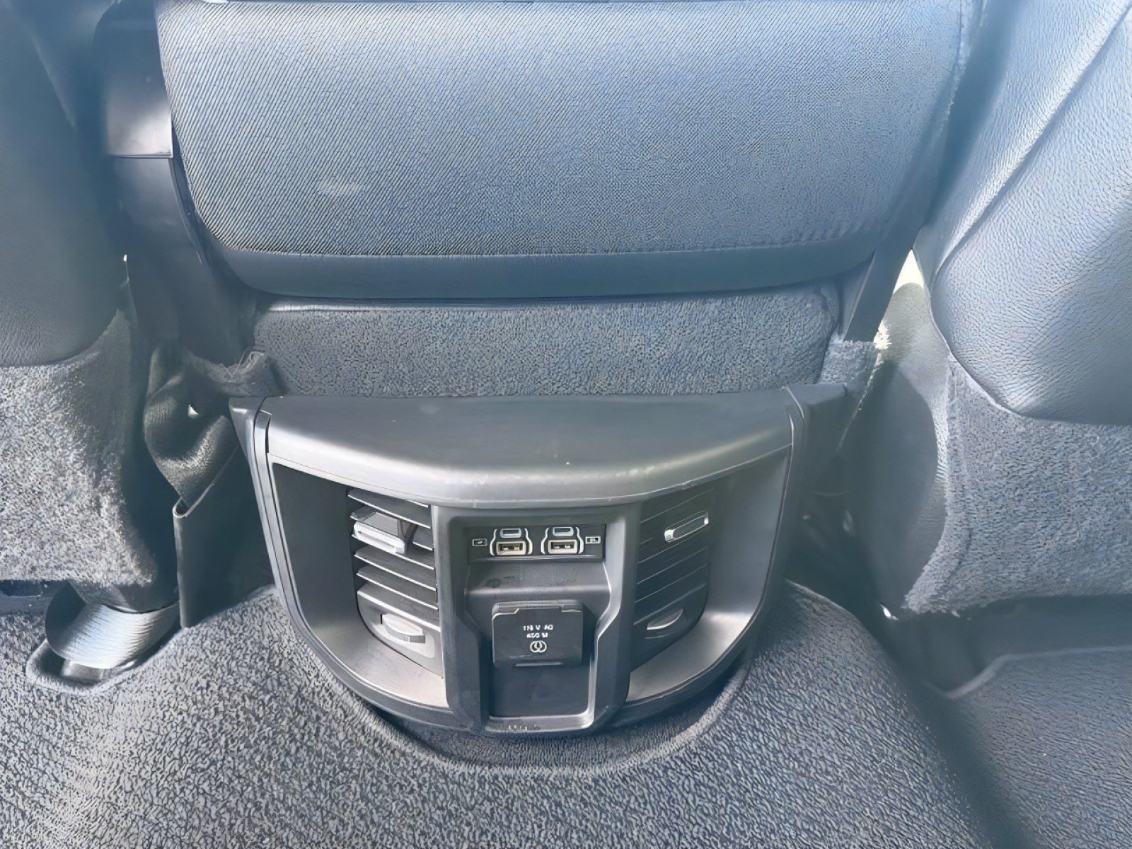 Used 2024 RAM 2500 Laramie AWD/4WD image 18