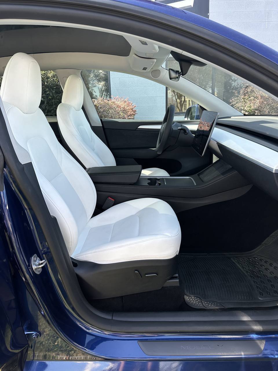 Used 2024 Tesla Model Y Long Range AWD/4WD image 20