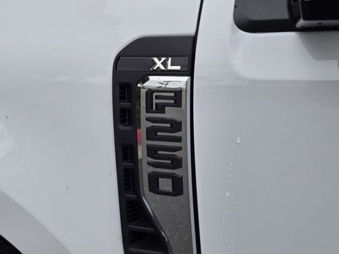New 2026 Ford F250 XL w/ XL Chrome Package image 28