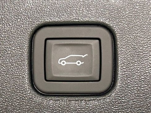 Used 2026 Cadillac Optiq V AWD/4WD image 15
