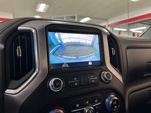 Used 2020 GMC Sierra 1500 Elevation w/ Elevation Value Package image 27