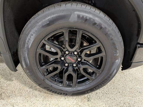 Used 2023 GMC Sierra 1500 Elevation image 12