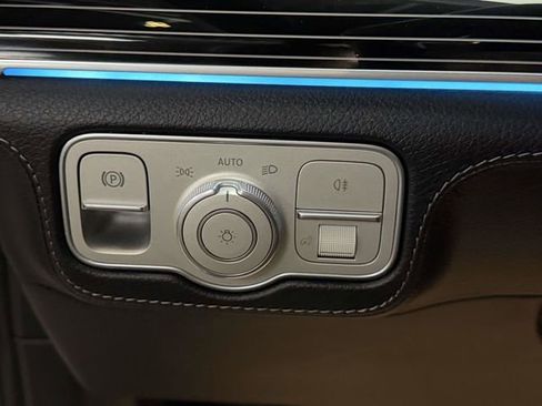 Certified 2025 Mercedes-Benz GLS 450 4MATIC image 21