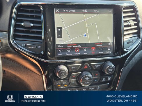 Used 2020 Jeep Grand Cherokee Laredo w/ Quick Order Package 2BN North AWD/4WD image 12
