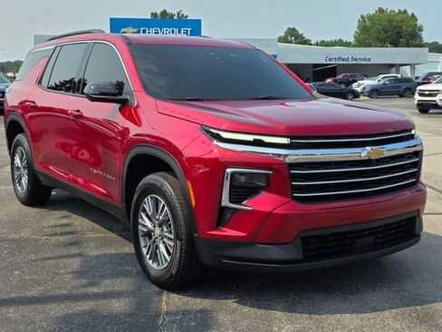 Used 2026 Chevrolet Traverse LT w/ Driver Confidence Package FWD image 19
