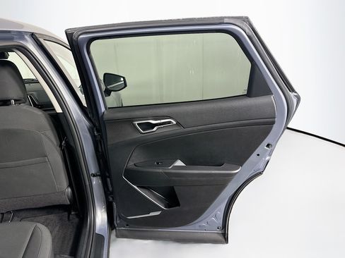 Used 2025 Kia Sportage LX FWD image 27