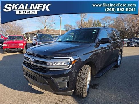 Certified 2024 Ford Expedition XLT image 1