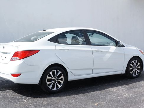 Used 2015 Hyundai Accent GLS w/ Option Group 03 image 7