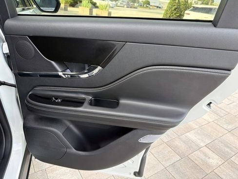 Certified 2024 Lincoln Corsair FWD image 23