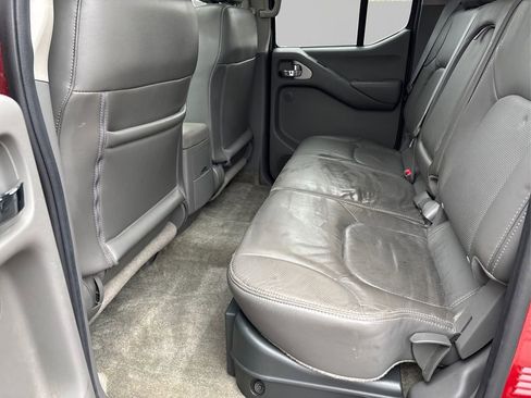 Used 2015 Nissan Frontier SL image 10