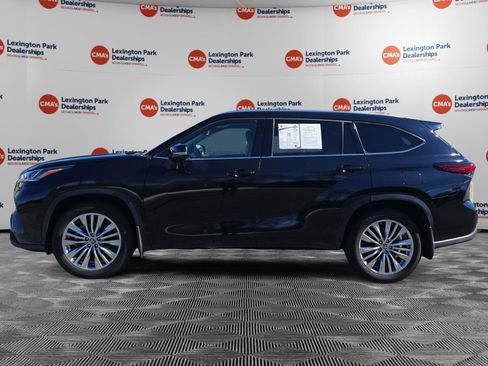 Used 2023 Toyota Highlander Platinum AWD/4WD image 4