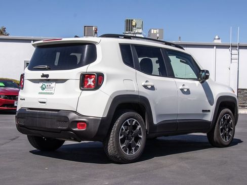 Used 2023 Jeep Renegade Latitude AWD/4WD image 7