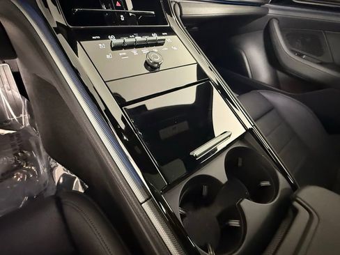 Certified 2025 Porsche Panamera image 35