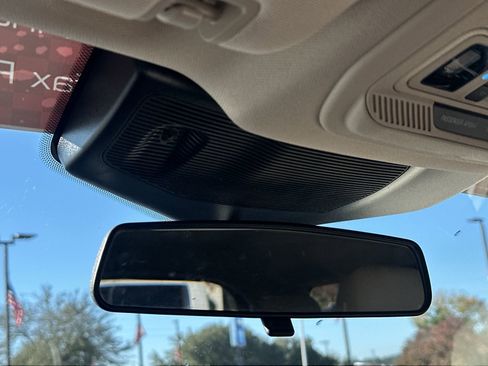 Used 2021 Ford Explorer XLT w/ Equipment Group 202A image 29