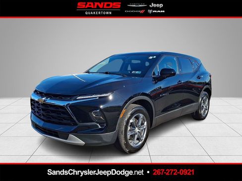 Used 2025 Chevrolet Blazer LT AWD/4WD image 1