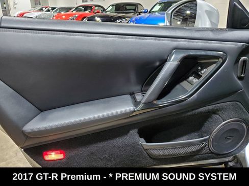 Used 2017 Nissan GT-R Premium AWD/4WD image 8