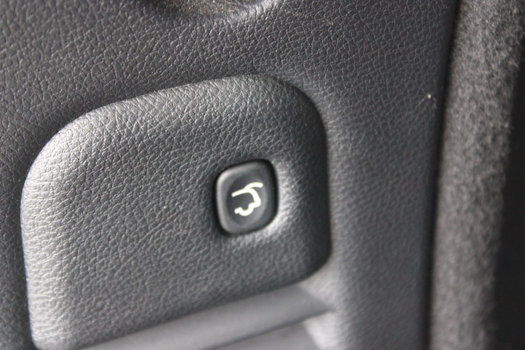 Used 2020 Dodge Durango GT RWD image 17